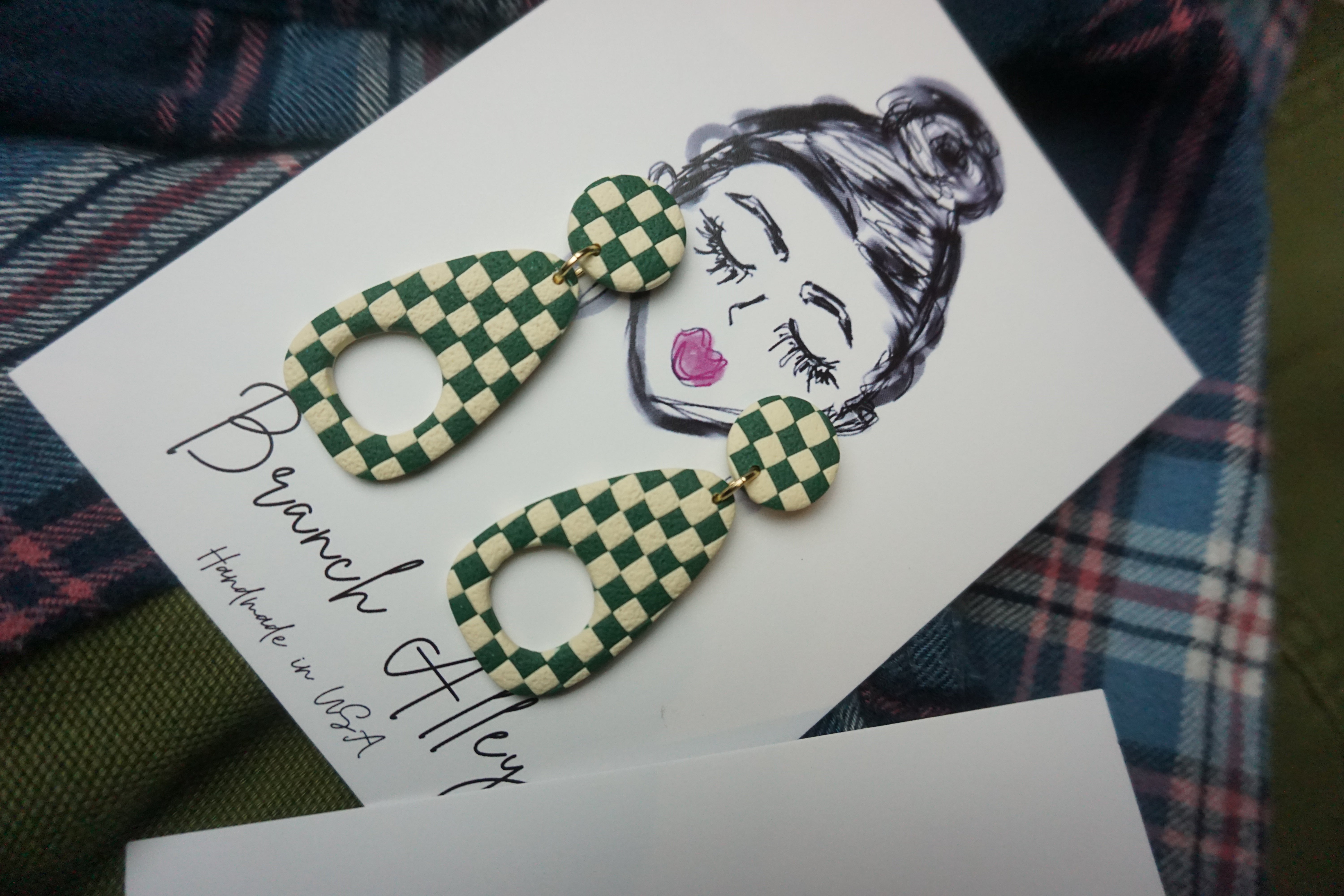 Checkered pop in Forrest and cream